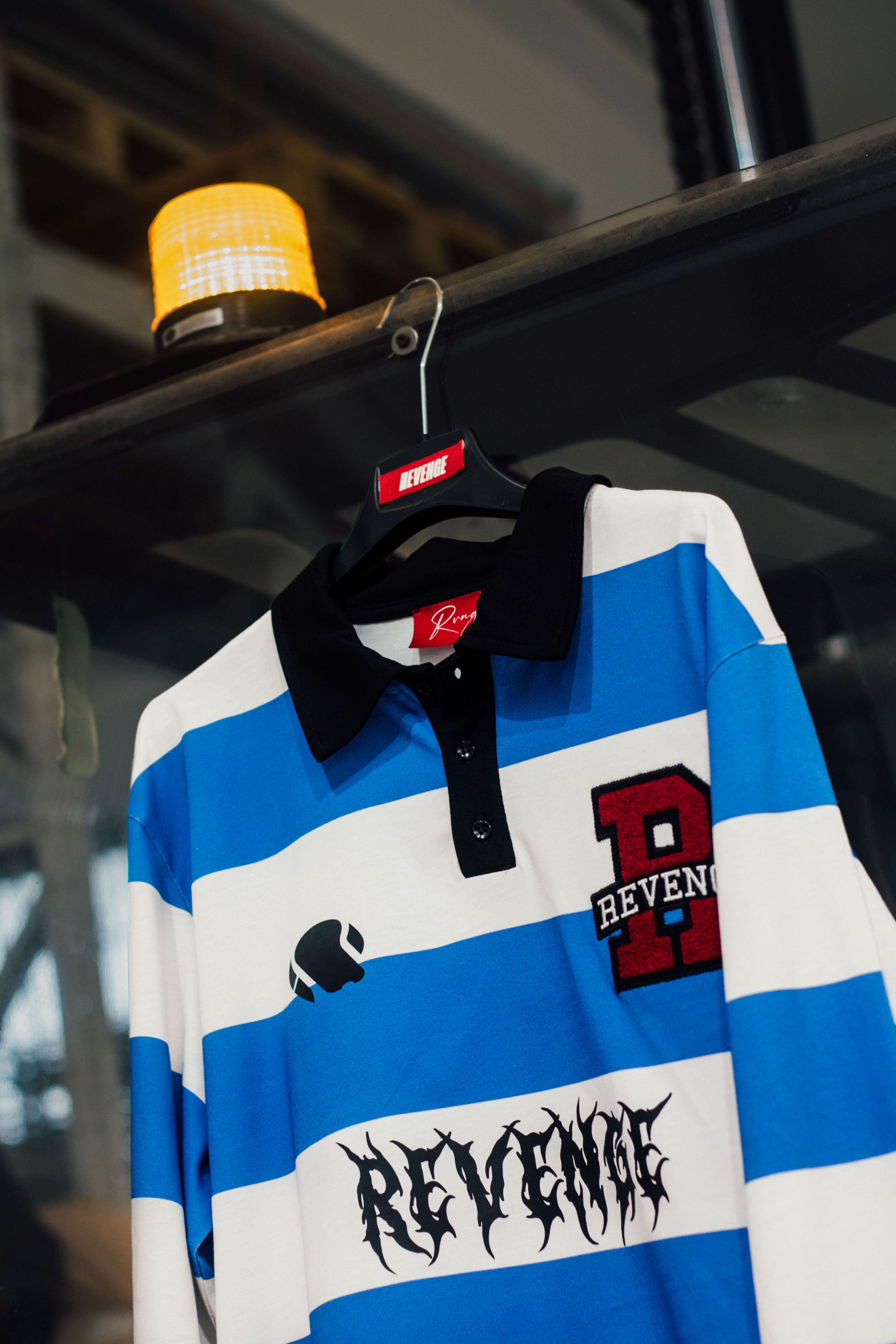 POLO RUGBY ANGEL BY REVENGE CON RICAMO PUNTO SPUGNA